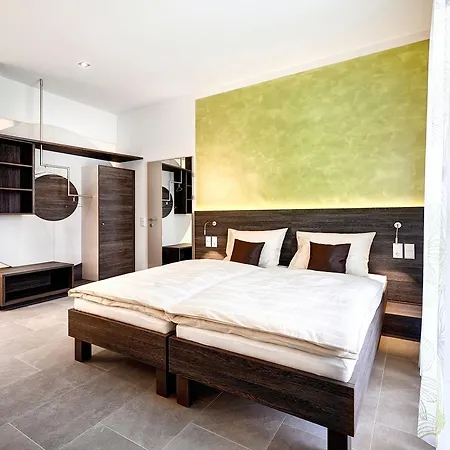 فندق Eee مارتشترينك