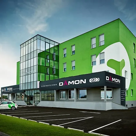 Eee Hotel 3*